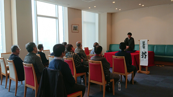 経営学部同窓会　落語会及び忘年会