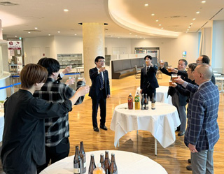 経営学部同窓会　落語会及び忘年会　開催